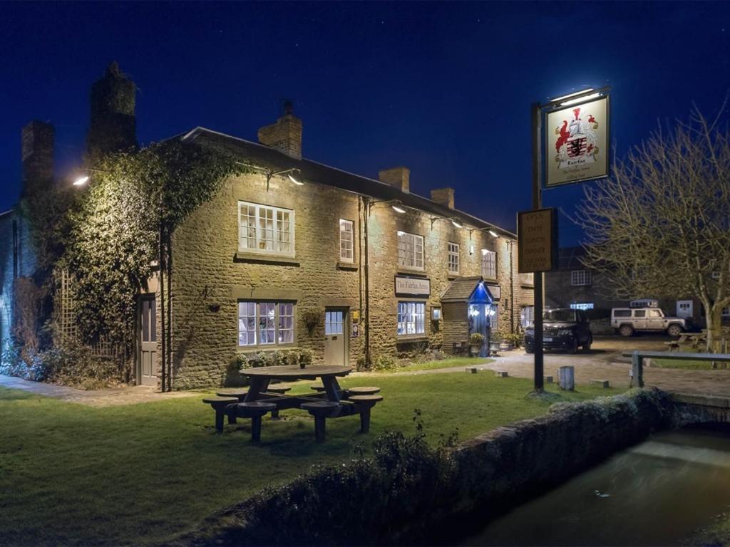 ホテル The Fairfax Arms Gilling East エクステリア 写真